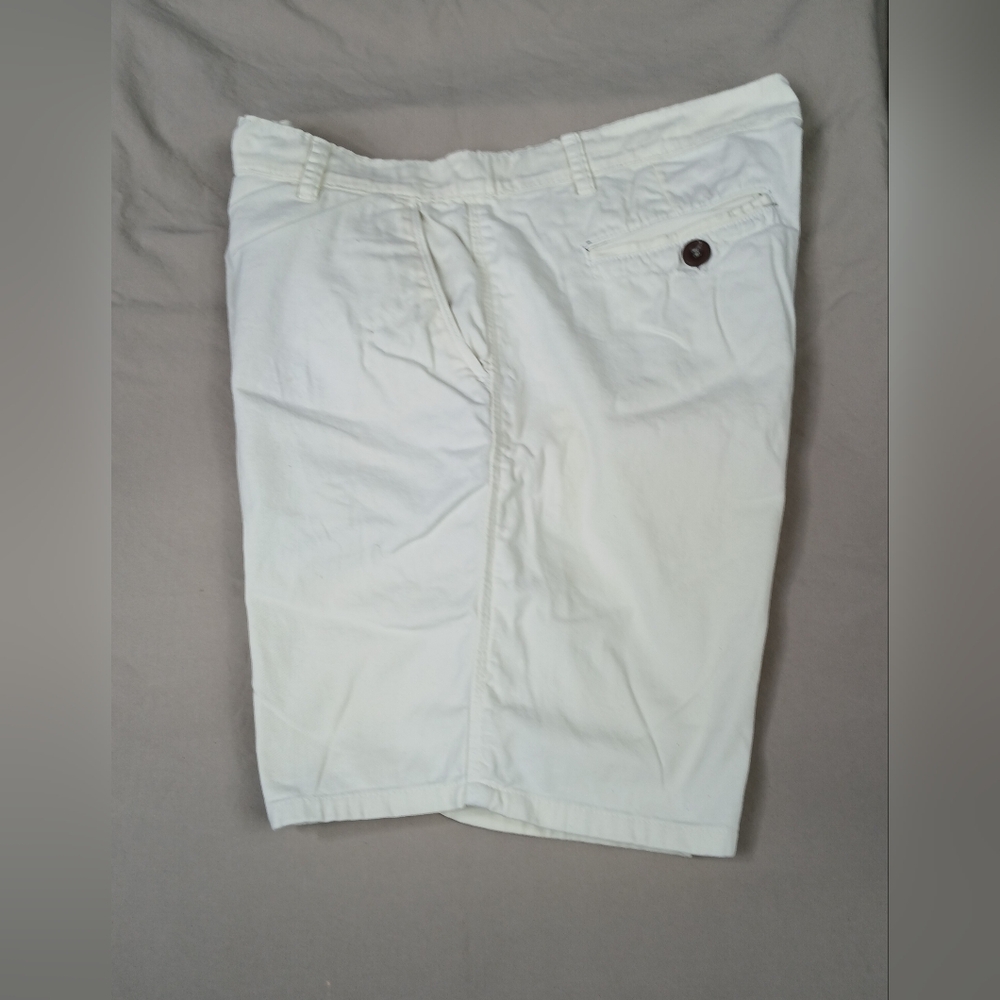 Classic Cream Men's Shorts Size 30